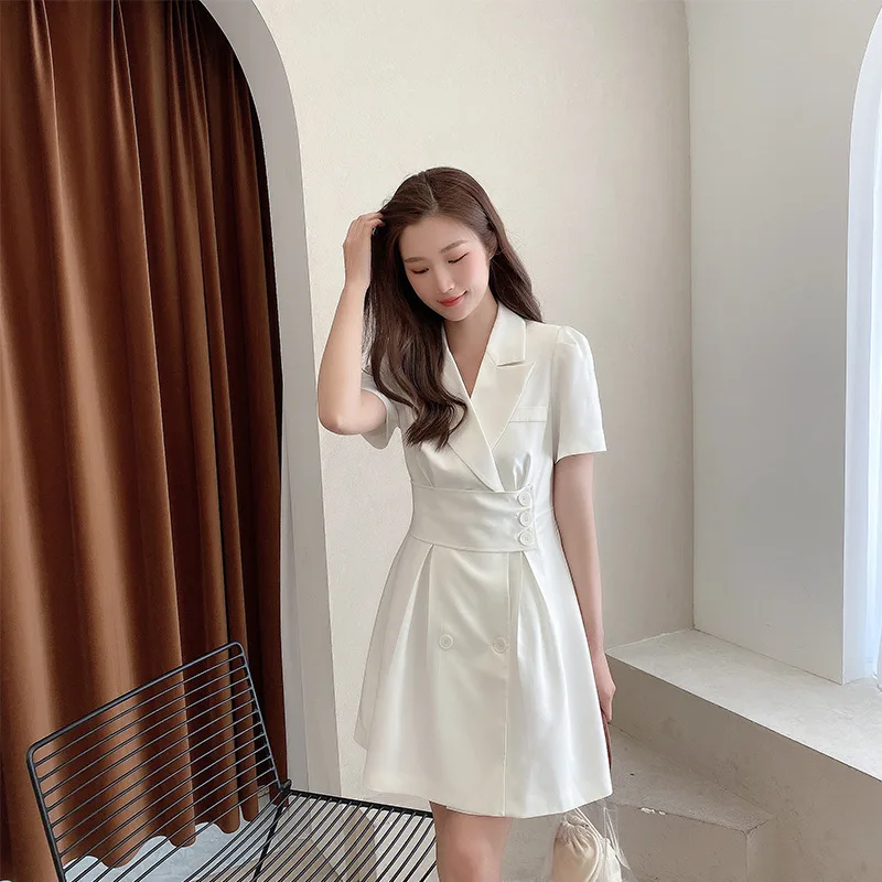 Dress in spring and autumn, small waist, thin, temperament, drape, Korean style, short-sleeved design, a-line short skirt
Dress in spring and autumn, small waist, thin, temperament, drape, Korean style, short-sleeved design, a-line short skirt