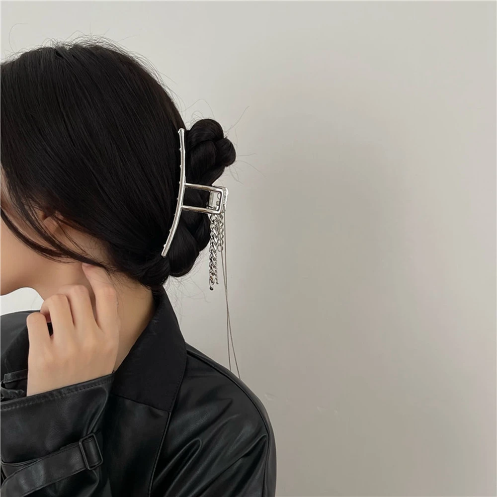 Korean Summer New Metal Large Shark Clips Sweet Catch Tassel Pendant Chains Hairpin Fashion Hair Accessories Women
Korean Summer New Metal Large Shark Clips Sweet Catch Tassel Pendant Chains Hairpin Fashion Hair Accessories Women