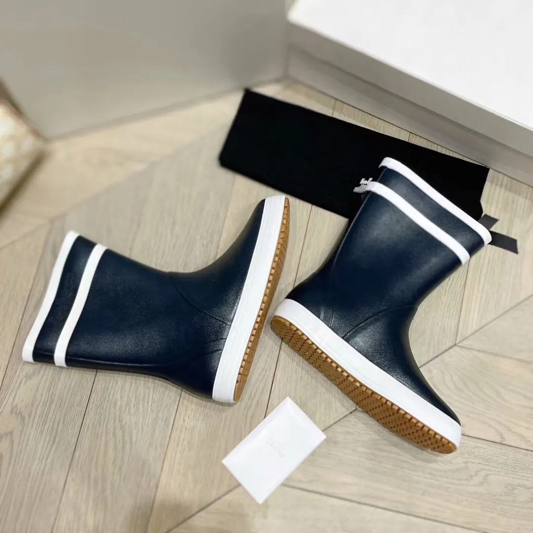 Net red same paragraph waterproof non-slip ladies rain boots women summer 2021 new flat-bottomed round toe fashion short-tube ra
Net red same paragraph waterproof non-slip ladies rain boots women summer 2021 new flat-bottomed round toe fashion short-tube ra