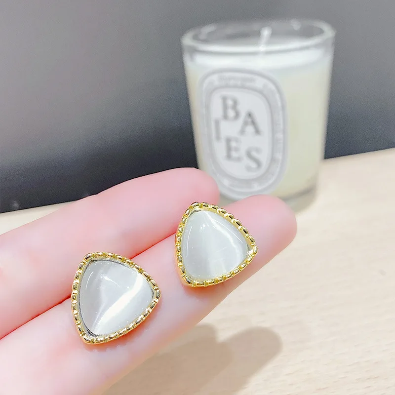 Korean Style s925 Silver Opal Triangle Stud Earrings for Women Sweet Fashion Valentine's Day Gift
Korean Style s925 Silver Opal Triangle Stud Earrings for Women Sweet Fashion Valentine's Day Gift