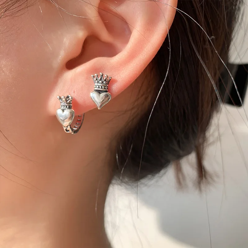 MEYRROYU 2022 Sweet Crown Love Heart Stitching Earring Female Romantic Beauty Ear Fashion Jewelry Engagement Party Gift Сережки
MEYRROYU 2022 Sweet Crown Love Heart Stitching Earring Female Romantic Beauty Ear Fashion Jewelry Engagement Party Gift Сережки