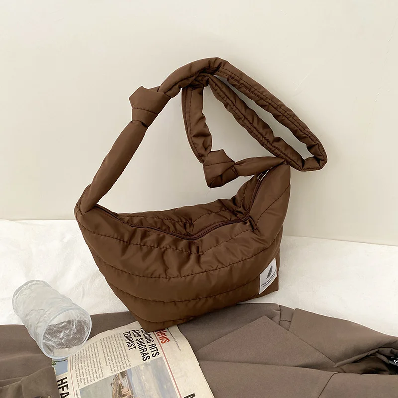 Winter New Fashion Down Jacket Buckle Dumpling Bag Single Shoulder Bag Leisure Lazy Wind Messenger Women's Bag
Winter New Fashion Down Jacket Buckle Dumpling Bag Single Shoulder Bag Leisure Lazy Wind Messenger Women's Bag