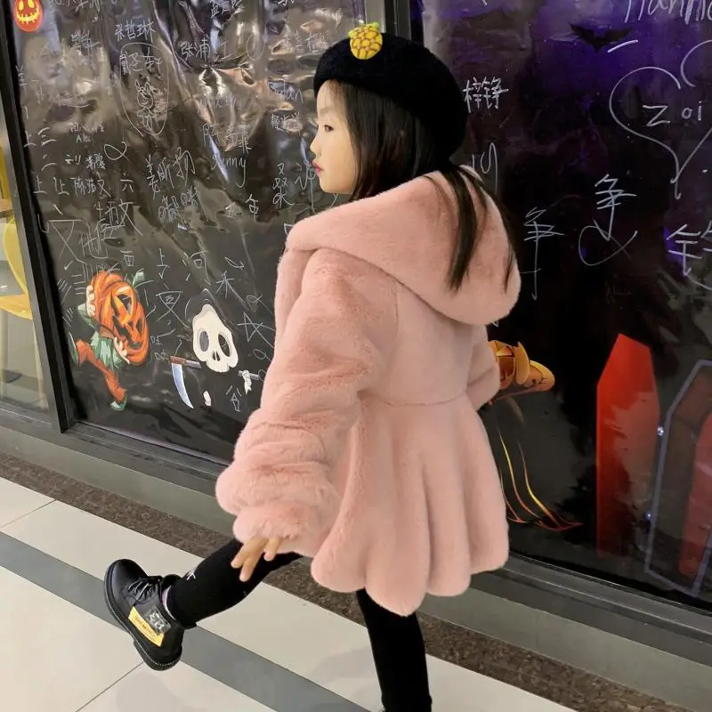 Baby Girl Winter Jacket Faux Fur Infant Toddler Dress Clothes Elegant Thick Warm Outerwear Fake Fur Jacket For Girls TZ299
Baby Girl Winter Jacket Faux Fur Infant Toddler Dress Clothes Elegant Thick Warm Outerwear Fake Fur Jacket For Girls TZ299