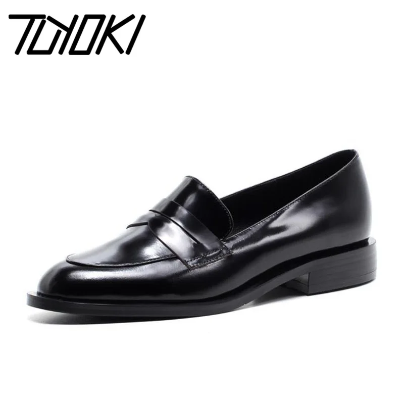 Tuyoki New Shoes Women Patent Real Leather Round Toe Women Flat Shoes Fashion Comfortable Shoes Women Footwear Size 34-39
Tuyoki New Shoes Women Patent Real Leather Round Toe Women Flat Shoes Fashion Comfortable Shoes Women Footwear Size 34-39