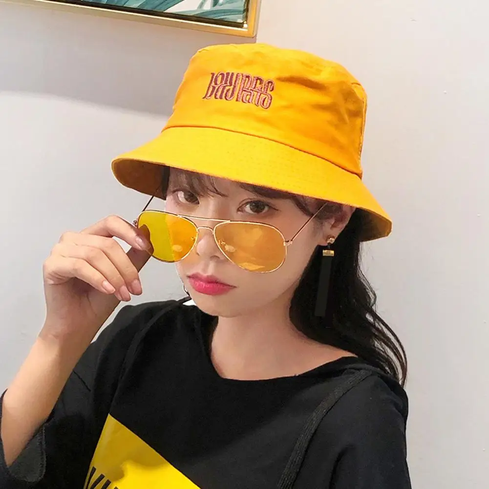 New Large Brim Sunhat Sunbonnet Summer Beach Hat Women Personality Bucket Hats Female Streamer letter Basin Cap
New Large Brim Sunhat Sunbonnet Summer Beach Hat Women Personality Bucket Hats Female Streamer letter Basin Cap