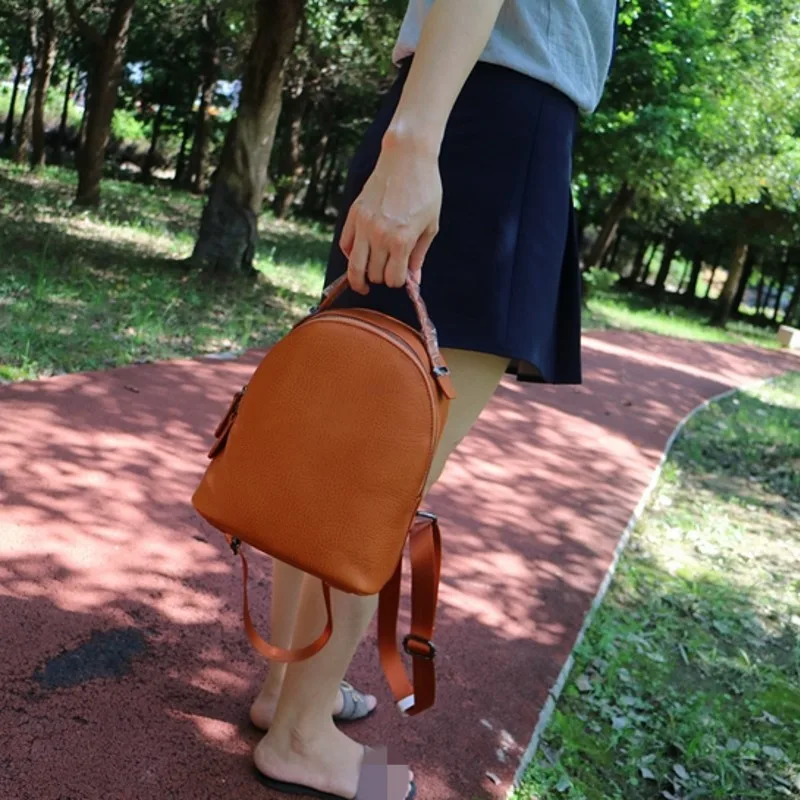 Famous Brand Genuine Leather Backpack Female Vintage Casual Small Travel Backpacks College School Satchel Women
Famous Brand Genuine Leather Backpack Female Vintage Casual Small Travel Backpacks College School Satchel Women