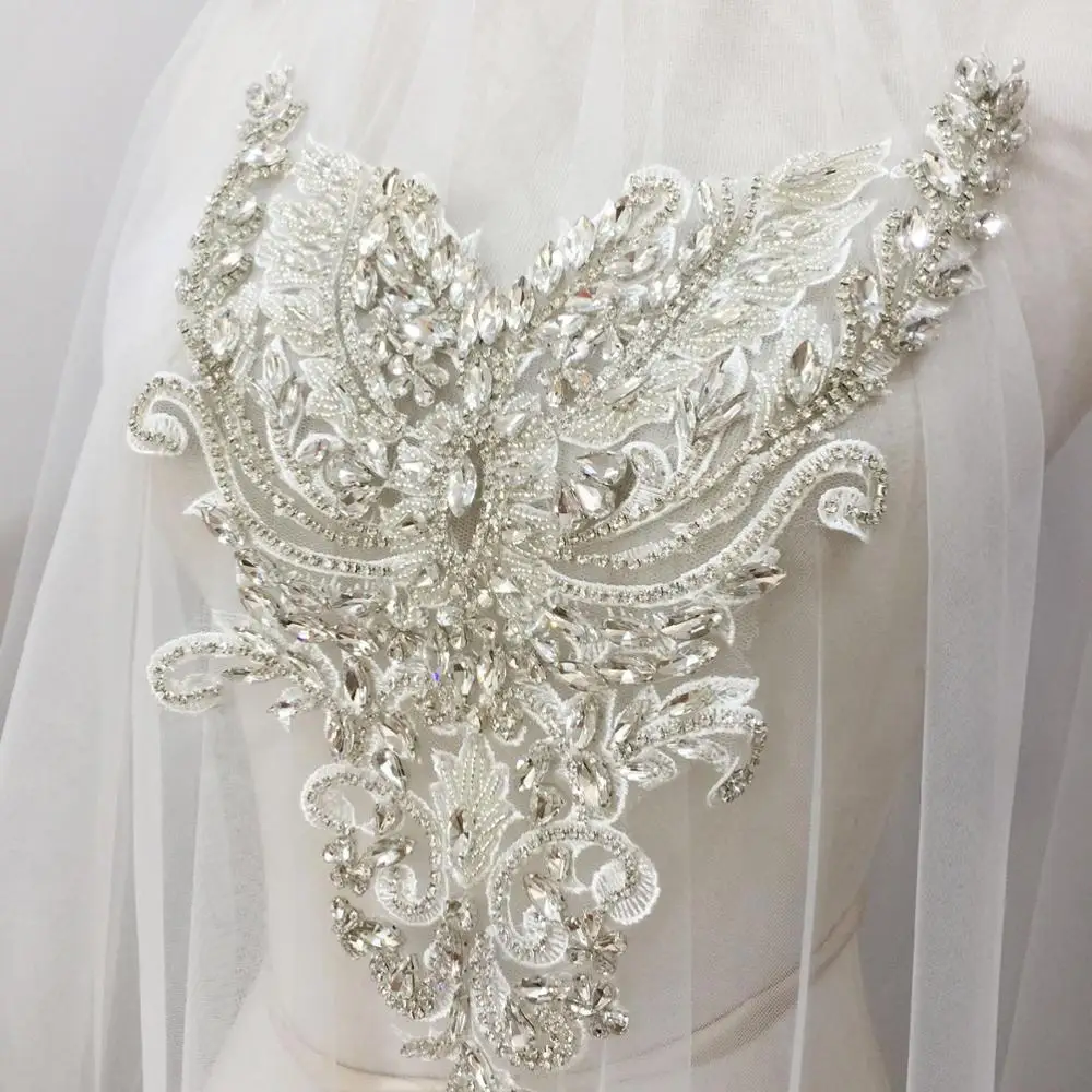 1 pc Deluxe Rhinestone Bead Bridal Bodice Applique in Silver,Clear Crystal Applique for Wedding Gown Bridal Dress Haute Couture
1 pc Deluxe Rhinestone Bead Bridal Bodice Applique in Silver,Clear Crystal Applique for Wedding Gown Bridal Dress Haute Couture