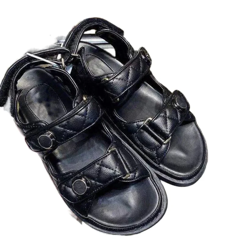 Luxury Brand Desinger Man or Women Shoes Slipper Summer Genuine Leather Women's Sandal Casual Slides Outdoor Female Flip Flops
Luxury Brand Desinger Man or Women Shoes Slipper Summer Genuine Leather Women's Sandal Casual Slides Outdoor Female Flip Flops