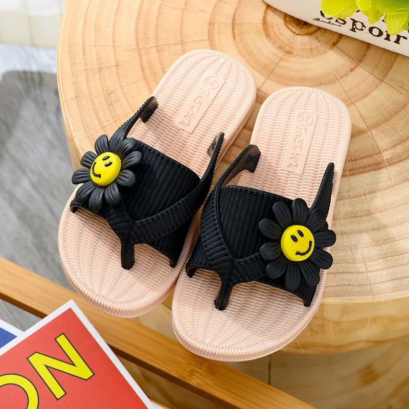 Children's Slippers Summer Cute Little Fresh Flowers Home Non-slip Soft Bottom Outer Wear Flip Flops Kids Thin Shoes KF28
Children's Slippers Summer Cute Little Fresh Flowers Home Non-slip Soft Bottom Outer Wear Flip Flops Kids Thin Shoes KF28