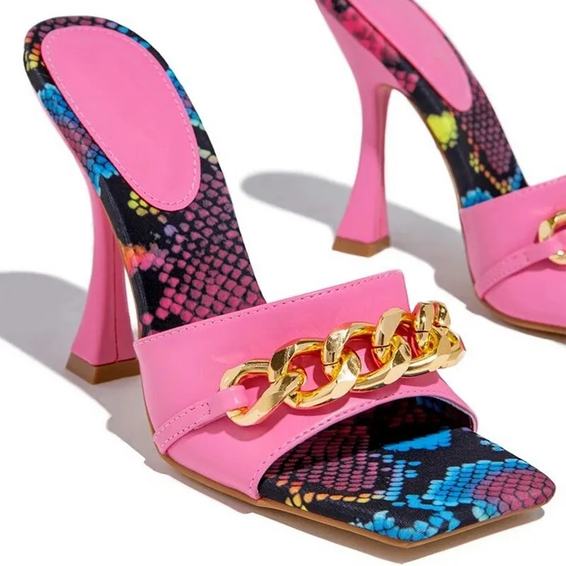 2021 Women's Sandals Fashion Summer Elegant New Metal Chain Decoration High Heels Mules Slides Pumps Square Toe Ladies Shoes
2021 Women's Sandals Fashion Summer Elegant New Metal Chain Decoration High Heels Mules Slides Pumps Square Toe Ladies Shoes