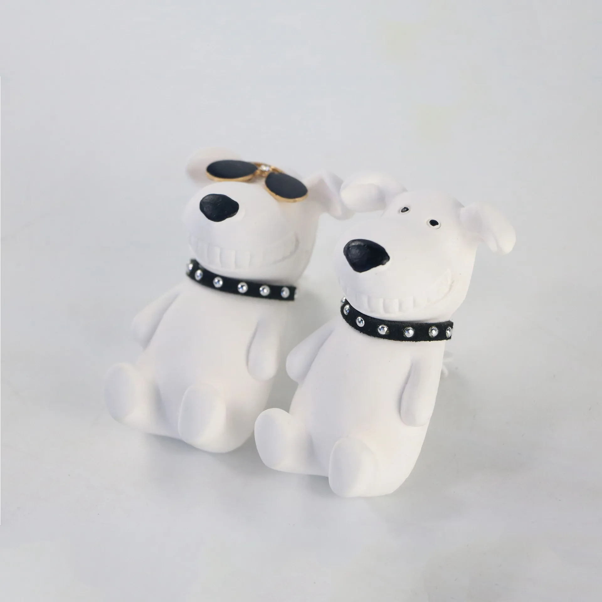 Cute Sunglasses Smiling Puppy Car Air Outlet Clip Aromatherapy Perfume Car Diffuser Stone Ornaments Car Interior Decoration
Cute Sunglasses Smiling Puppy Car Air Outlet Clip Aromatherapy Perfume Car Diffuser Stone Ornaments Car Interior Decoration