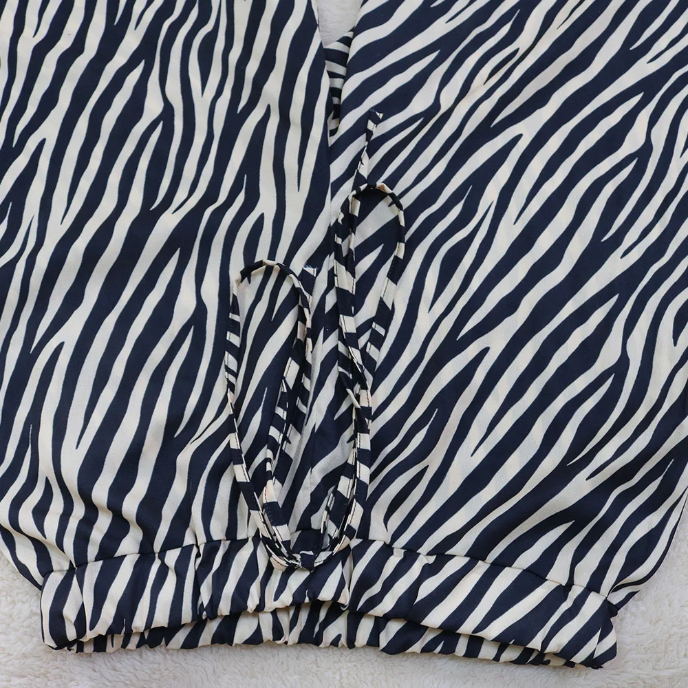 Women Vintage Animal Texture Print Clothes Sets Batwing Sleeve Tops & Long Pants Loose Fashion Two Pieces Matching Sets 2021
Women Vintage Animal Texture Print Clothes Sets Batwing Sleeve Tops & Long Pants Loose Fashion Two Pieces Matching Sets 2021