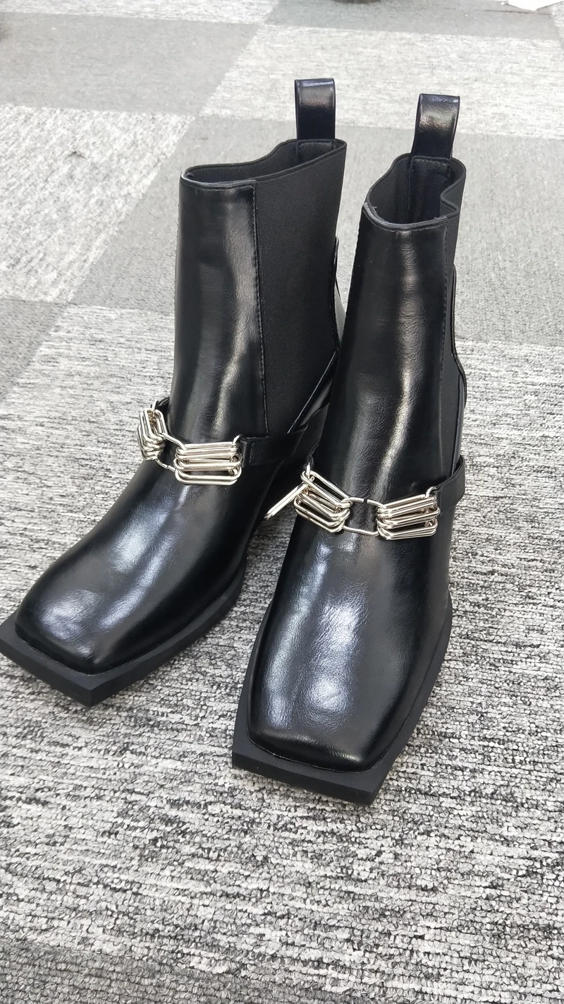 British Style 2020 New Metal Decoration Wedges Med Heel short Boots Retro Square Toe Chelsea Boots Spring/Autumn Women Shoes
British Style 2020 New Metal Decoration Wedges Med Heel short Boots Retro Square Toe Chelsea Boots Spring/Autumn Women Shoes