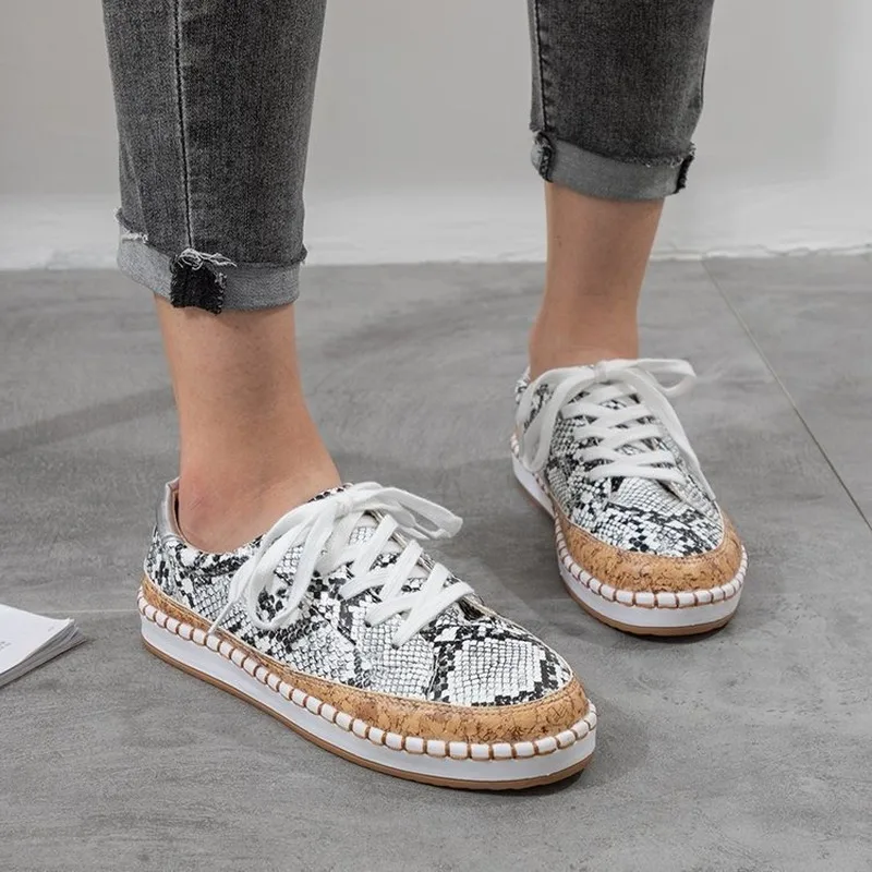Plus Size 35-43 Shoes Women Flats Autumn Vulcanized Shoes Serpentine Breathable Ladies Casual Shoes Sneakers Comfort Footwear
Plus Size 35-43 Shoes Women Flats Autumn Vulcanized Shoes Serpentine Breathable Ladies Casual Shoes Sneakers Comfort Footwear