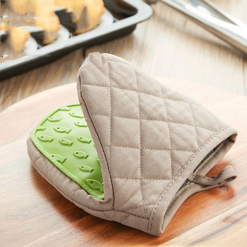 1PC Silicone Anti-scalding Oven Gloves Mitts Potholder Kitchen Silicone Gloves Tray Dish Bowl Holder Oven Handschoen Hand Clip
1PC Silicone Anti-scalding Oven Gloves Mitts Potholder Kitchen Silicone Gloves Tray Dish Bowl Holder Oven Handschoen Hand Clip