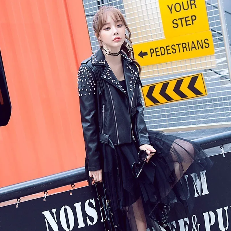 VOOCIEC Leather Jacket Women Fringed Rivet Punk PU Leather Jacket Locomotive Short Coat motorcycle Outerwear Ladies Female Coats
VOOCIEC Leather Jacket Women Fringed Rivet Punk PU Leather Jacket Locomotive Short Coat motorcycle Outerwear Ladies Female Coats