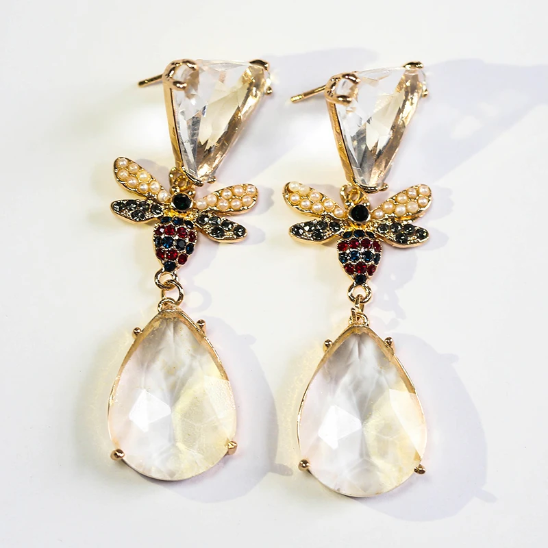 Fashion Geometric Water Drop Zircon Crystal Bee Earrings Ladies Korean Gold Color Flying Dragonfly Drop Earring Brincos Z4D347
Fashion Geometric Water Drop Zircon Crystal Bee Earrings Ladies Korean Gold Color Flying Dragonfly Drop Earring Brincos Z4D347