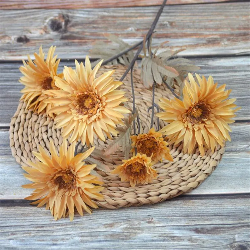 10Pcs Fake Roman Chrysanthemum (6 heads/piece) 38.58" Length Simulation Autumn Gerbera for Wedding Home Artificial Flowers
10Pcs Fake Roman Chrysanthemum (6 heads/piece) 38.58" Length Simulation Autumn Gerbera for Wedding Home Artificial Flowers