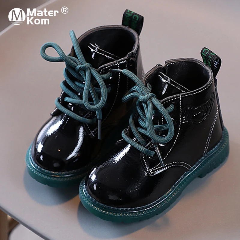 Size 21-30 Children Shiny Leather Boots Boys Girls Waterproof Short Martin Boot for Kids Non-slip Casual Baby Light Toddler Shoe
Size 21-30 Children Shiny Leather Boots Boys Girls Waterproof Short Martin Boot for Kids Non-slip Casual Baby Light Toddler Shoe