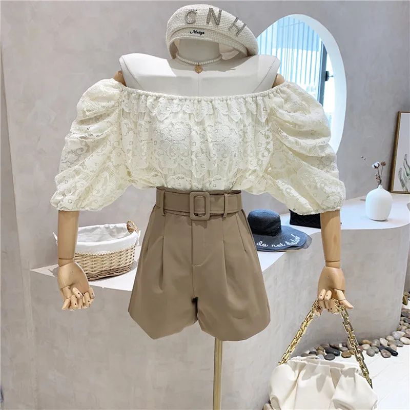 Niche Design New Women's Clothing Summer 2021 Fashion Design Sense Off Shoulder Lace Top Loose Thin Versatile Short Sleeve Shirt
Niche Design New Women's Clothing Summer 2021 Fashion Design Sense Off Shoulder Lace Top Loose Thin Versatile Short Sleeve Shirt