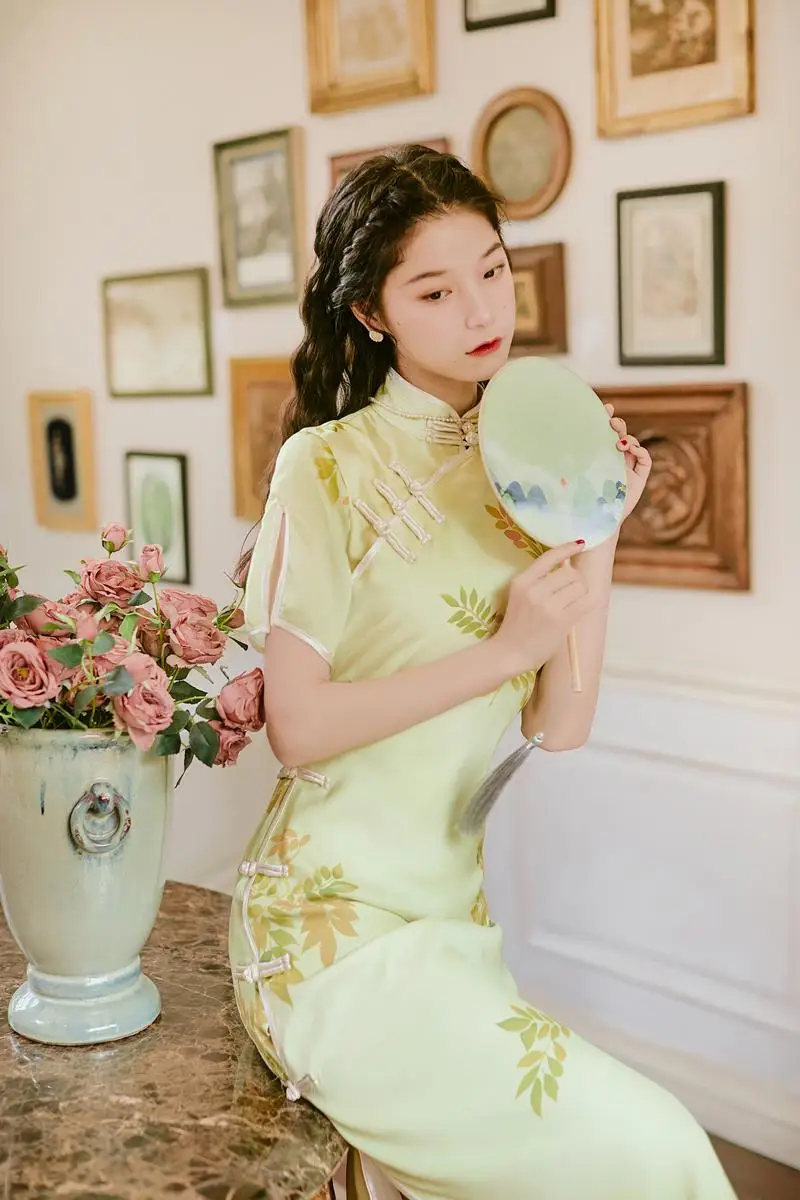 Spot will spring to send a few branches, not easy to restore ancient ways young girl modified QiPaoShi dress
Spot will spring to send a few branches, not easy to restore ancient ways young girl modified QiPaoShi dress