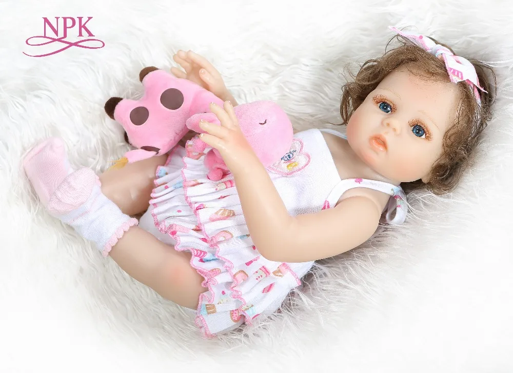 Soft Simulation Full Body Slicone Cute Baby Doll Hand-rooted Curly Hair Waterproof Reborn Baby Girl Toy Christmas Gift AA50DT
Soft Simulation Full Body Slicone Cute Baby Doll Hand-rooted Curly Hair Waterproof Reborn Baby Girl Toy Christmas Gift AA50DT