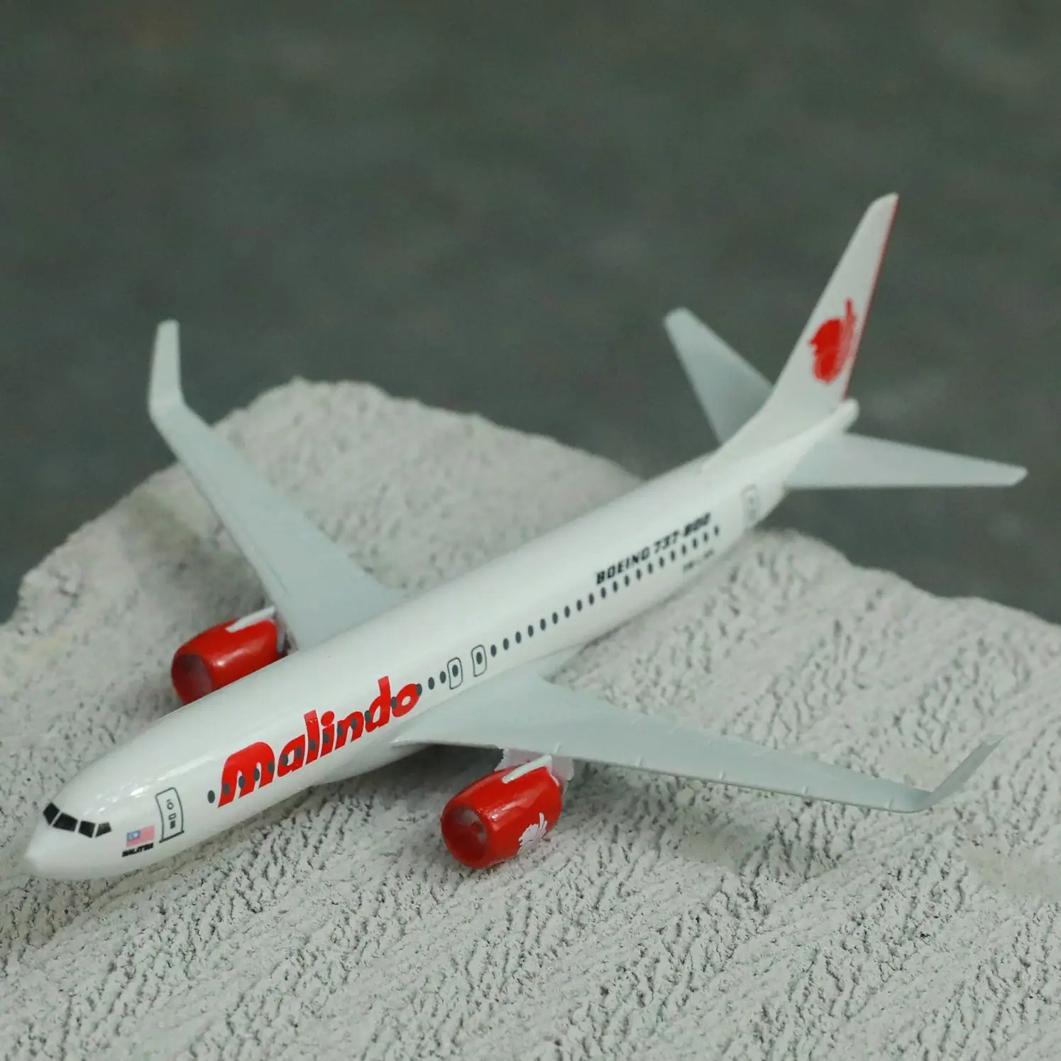 Malaysian Malindo Airways Boeing 737 Aircraft Model 6" Metal Airplane Diecast Mini Moto Collection Eduactional Toys for Children 
Malaysian Malindo Airways Boeing 737 Aircraft Model 6" Metal Airplane Diecast Mini Moto Collection Eduactional Toys for Children