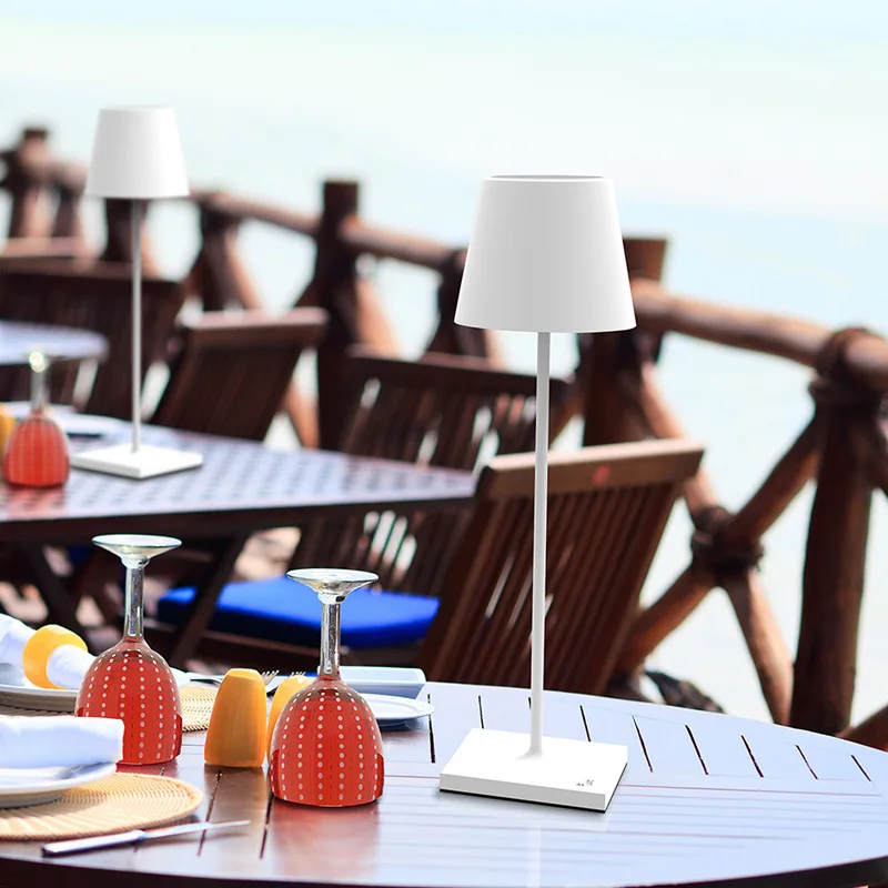 Outdoor restaurant bar table lamp desktop atmosphere lamp USB wireless table lamp high-end charging touch dimming
Outdoor restaurant bar table lamp desktop atmosphere lamp USB wireless table lamp high-end charging touch dimming