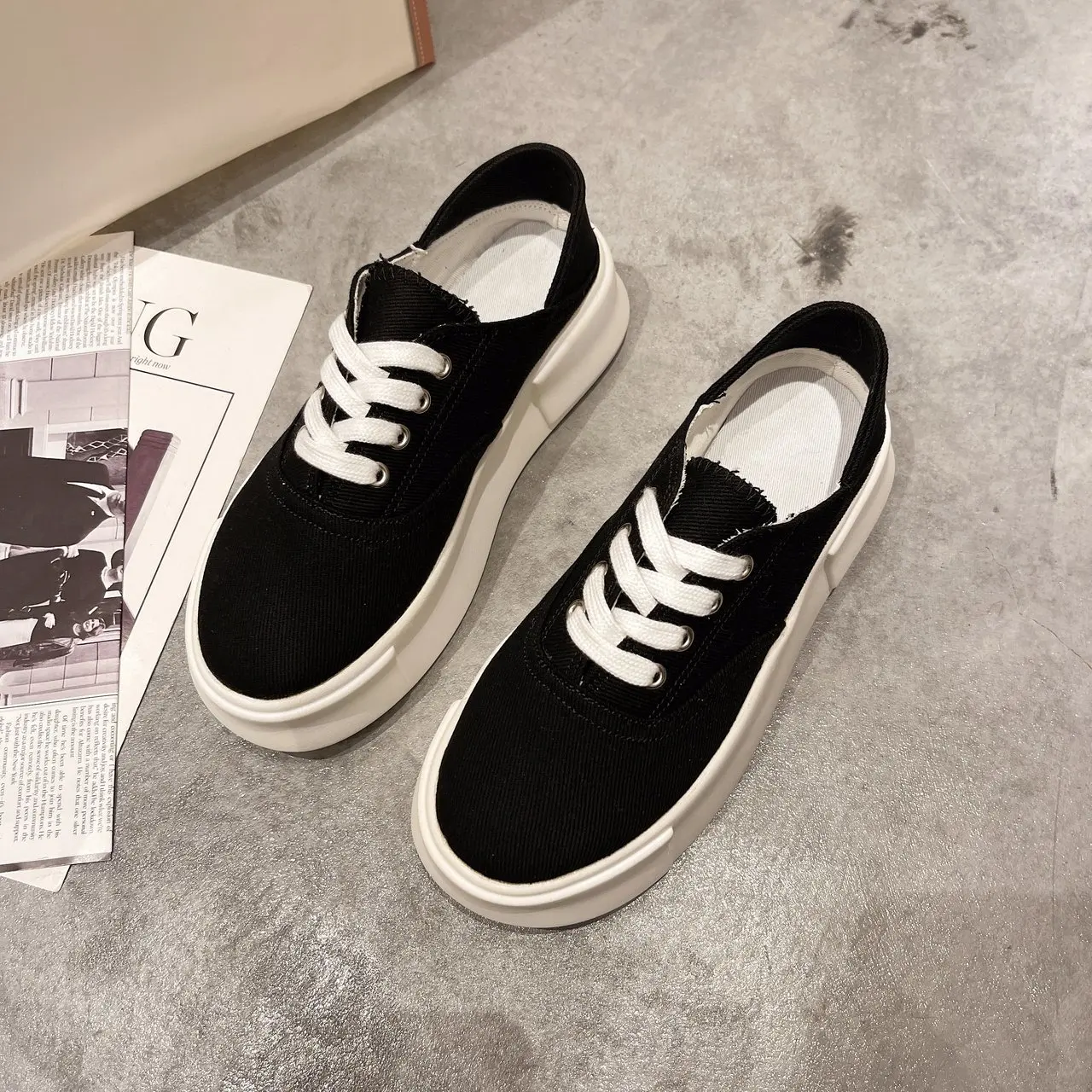 Canvas Shoes Womens Shoes Spring New Single Shoes Black Lace-up Casual All-match Low-top Shoes Wear-resistant Thick Bottom Shoes
Canvas Shoes Womens Shoes Spring New Single Shoes Black Lace-up Casual All-match Low-top Shoes Wear-resistant Thick Bottom Shoes