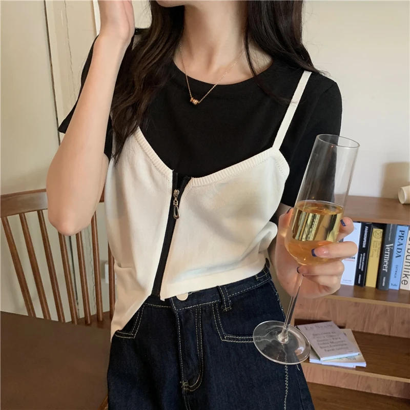 Black White Patchwork Summer T-Shirts Women Korean Zipper Short Sleeve Casual Shirts Knitted Fake Two Piece Streetwear 2021
Black White Patchwork Summer T-Shirts Women Korean Zipper Short Sleeve Casual Shirts Knitted Fake Two Piece Streetwear 2021