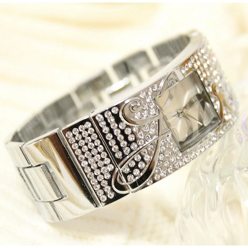 Diamond Watches Woman 2021 Famous Brand Dress Ladies Wrist Watches Fashion Rhinestone Square Women Wristwatch Montre Femme 2019
Diamond Watches Woman 2021 Famous Brand Dress Ladies Wrist Watches Fashion Rhinestone Square Women Wristwatch Montre Femme 2019