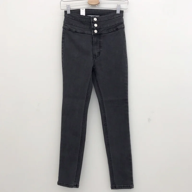 2021 spring new single-breasted women's tight jeans pants casual high waist solid color pencil denim pants for women
2021 spring new single-breasted women's tight jeans pants casual high waist solid color pencil denim pants for women