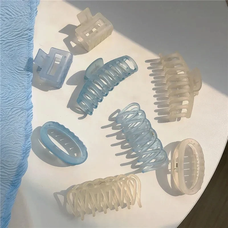 Заколка-краб для волос женская, матовая, однотонная
Заколка-краб для волос женская, матовая, однотонная