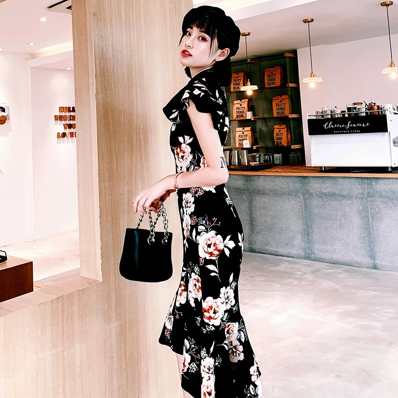 Novelty Women Bud Dresses Vintage Mandarin Collar Cheongsam Skirt Elegant Sexy Satin Evening Dress Embroidery Floral Qipao S-XL
Novelty Women Bud Dresses Vintage Mandarin Collar Cheongsam Skirt Elegant Sexy Satin Evening Dress Embroidery Floral Qipao S-XL