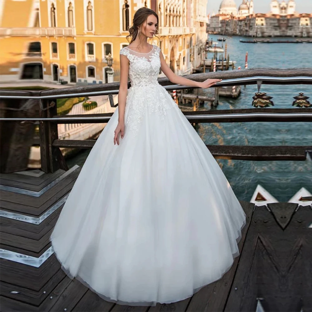 Lace Wedding Dresses 2021 Scoop Neck Sleeveless Appliques A Line Court Train Bridal Gowns Free Shipping Vestidos De Novia
Lace Wedding Dresses 2021 Scoop Neck Sleeveless Appliques A Line Court Train Bridal Gowns Free Shipping Vestidos De Novia