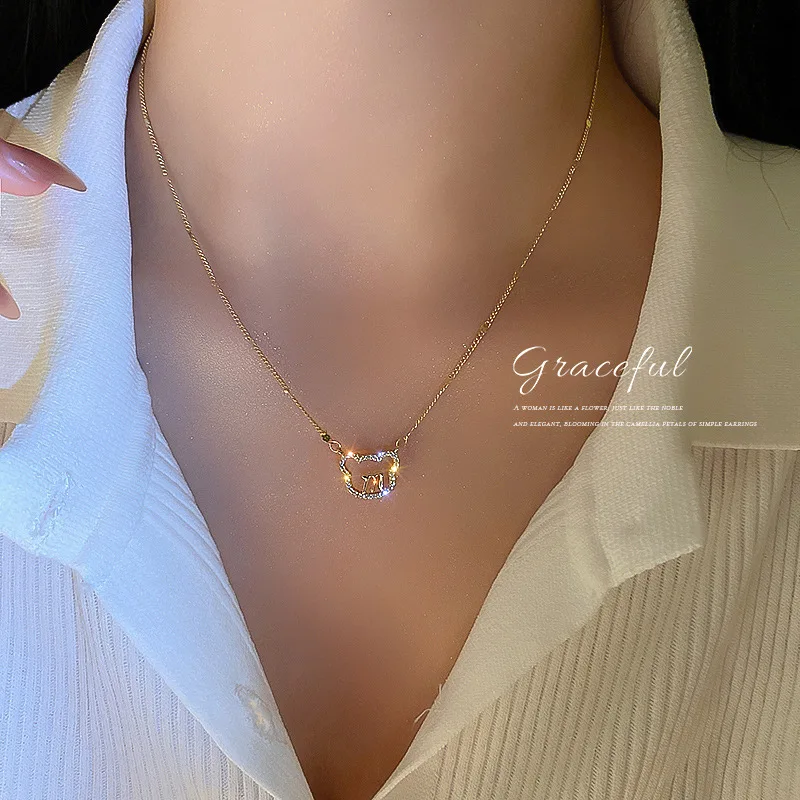 RZ091 Fashion personality Diamond Bea Head Cute Girl Necklace Simple Design Item Ornaments Women
RZ091 Fashion personality Diamond Bea Head Cute Girl Necklace Simple Design Item Ornaments Women