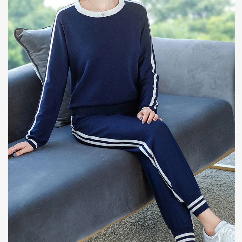 Long-sleeved knitted sports suit women autumn/winter 2020 new fashion casual sportswear two-piece suit 
Long-sleeved knitted sports suit women autumn/winter 2020 new fashion casual sportswear two-piece suit