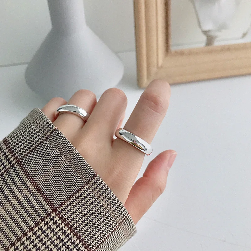 DIEERLAN Retro Vintage Jewelry Silver Color Smooth Rings For Women Men Big Opening Finger Rings Christmas Gifts
DIEERLAN Retro Vintage Jewelry Silver Color Smooth Rings For Women Men Big Opening Finger Rings Christmas Gifts
