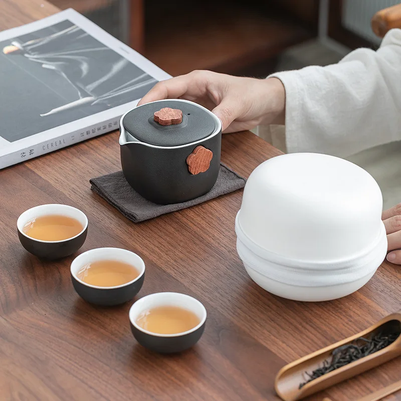 Portable Travel Tea Set Ceramic Teapot Kettle Quik Pots One pot and Three cups Teaware Chinese Drink Teapots Tea Cup Gaiwan 
Portable Travel Tea Set Ceramic Teapot Kettle Quik Pots One pot and Three cups Teaware Chinese Drink Teapots Tea Cup Gaiwan