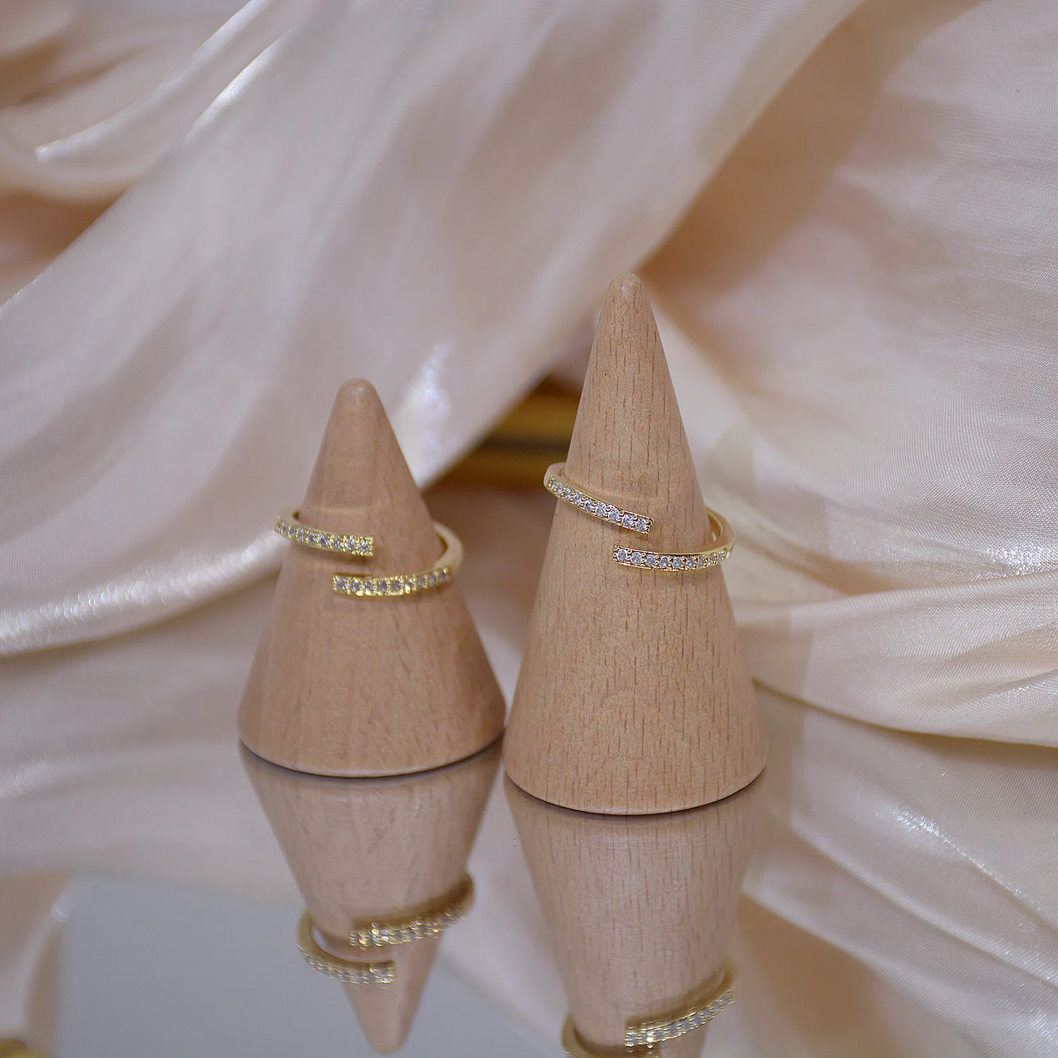 New Arrive 14K Real Gold Exquisite Micro-inlaid Zircon Cross Simple Open Design Ring for Women Daily Party Jewelry 
New Arrive 14K Real Gold Exquisite Micro-inlaid Zircon Cross Simple Open Design Ring for Women Daily Party Jewelry