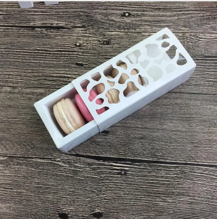 20pcs White Hollow Macaroon Packaging Paper Box Chocolate Candy Cookies Packaging Gift Box For Christmas Supply 13*6*4cm
20pcs White Hollow Macaroon Packaging Paper Box Chocolate Candy Cookies Packaging Gift Box For Christmas Supply 13*6*4cm