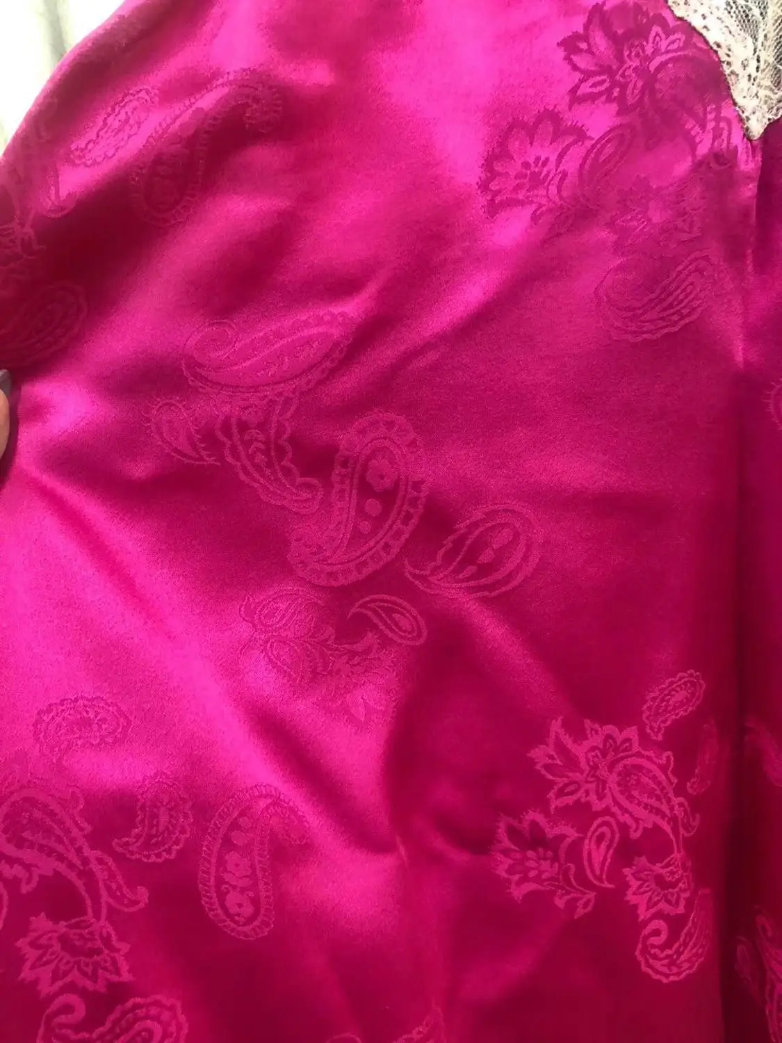 2020 New Summer Women Silk Camis Sleeveless Lace Patchwork Flower Sexy Female Tops Rose Color
2020 New Summer Women Silk Camis Sleeveless Lace Patchwork Flower Sexy Female Tops Rose Color