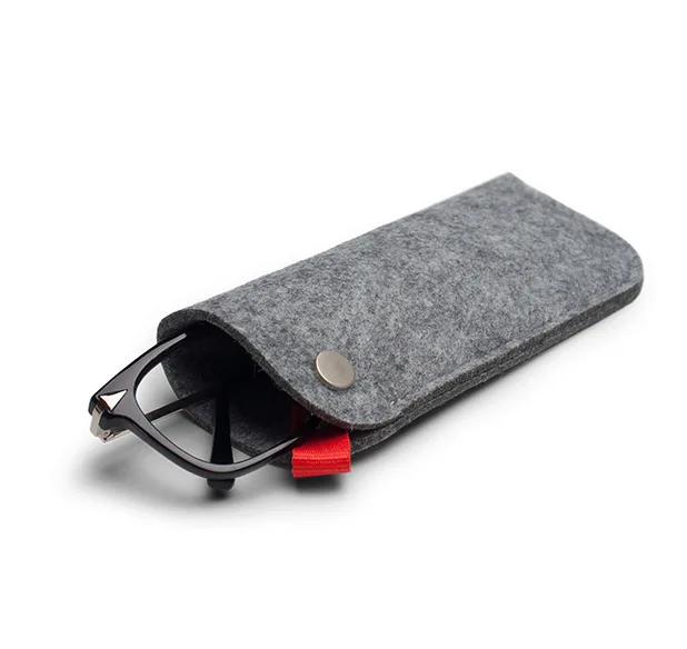 New Felt Sunglasses Case Colorful Candy Eyeglasses Box Soft Glasses Bag Eyewear Accessoires
New Felt Sunglasses Case Colorful Candy Eyeglasses Box Soft Glasses Bag Eyewear Accessoires