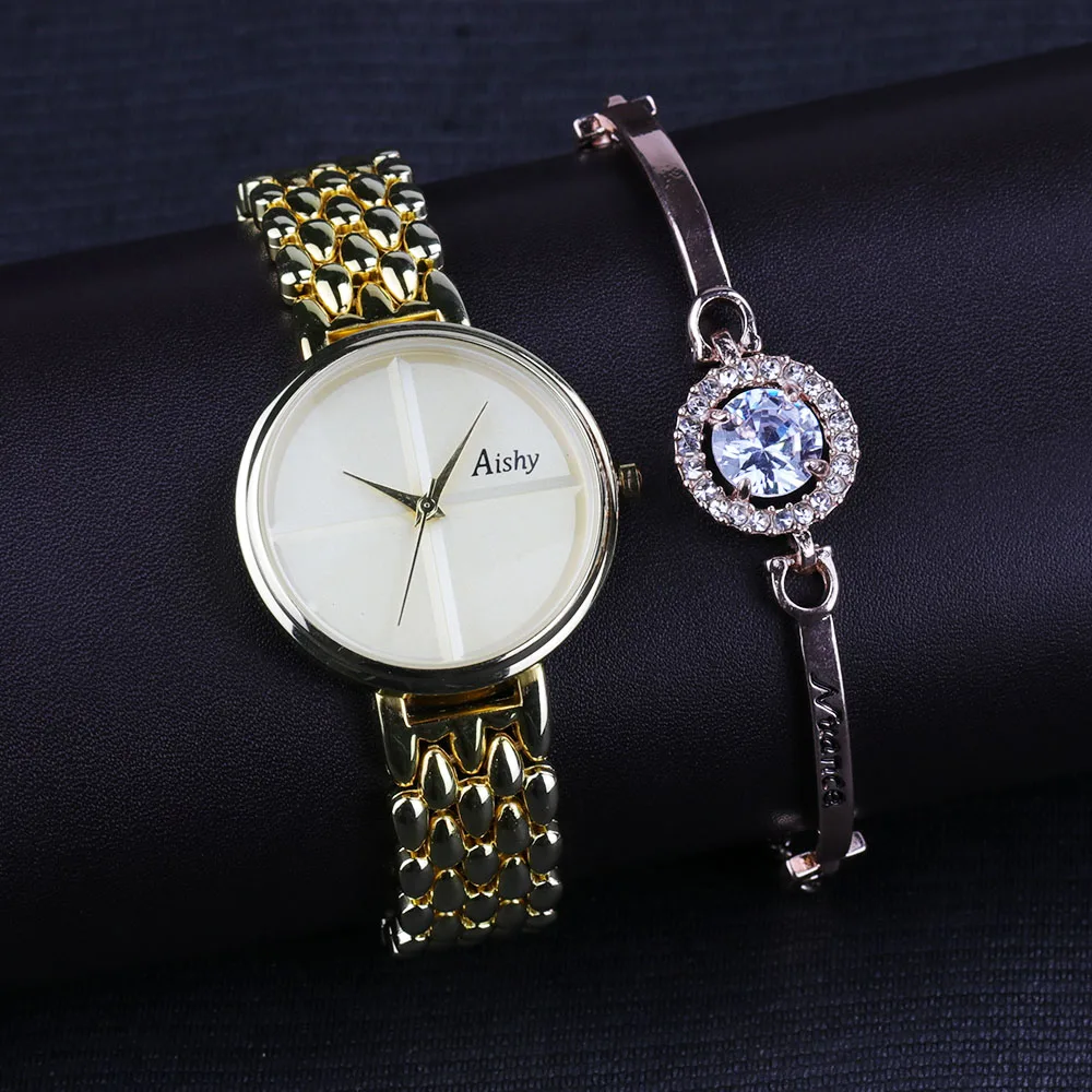 Ladies Gold Quartz Watch with bracelet set Fashion Simple Watch Elegant Design Classic Dial Alloy Steel Belt Women's Watch 
Ladies Gold Quartz Watch with bracelet set Fashion Simple Watch Elegant Design Classic Dial Alloy Steel Belt Women's Watch