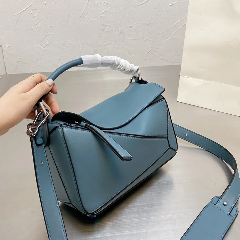 Bags for Women 2021 New Retro Messenger Bag Fashion Chain Small Square Bag Purses and Handbags Luxury Handbags sac main
Bags for Women 2021 New Retro Messenger Bag Fashion Chain Small Square Bag Purses and Handbags Luxury Handbags sac main