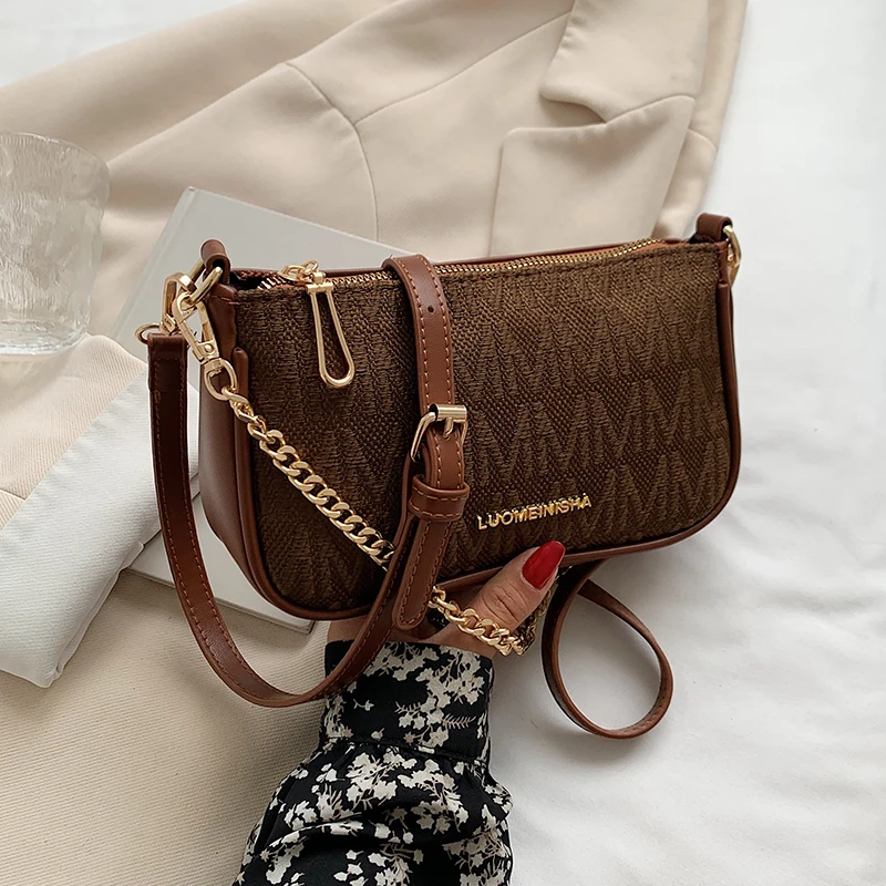2021 Brand Trends Shoulder Handbags and Purses Female Designer Retro Letter Small Jacquard Cloth Crossbody Flap Bag for Women
2021 Brand Trends Shoulder Handbags and Purses Female Designer Retro Letter Small Jacquard Cloth Crossbody Flap Bag for Women