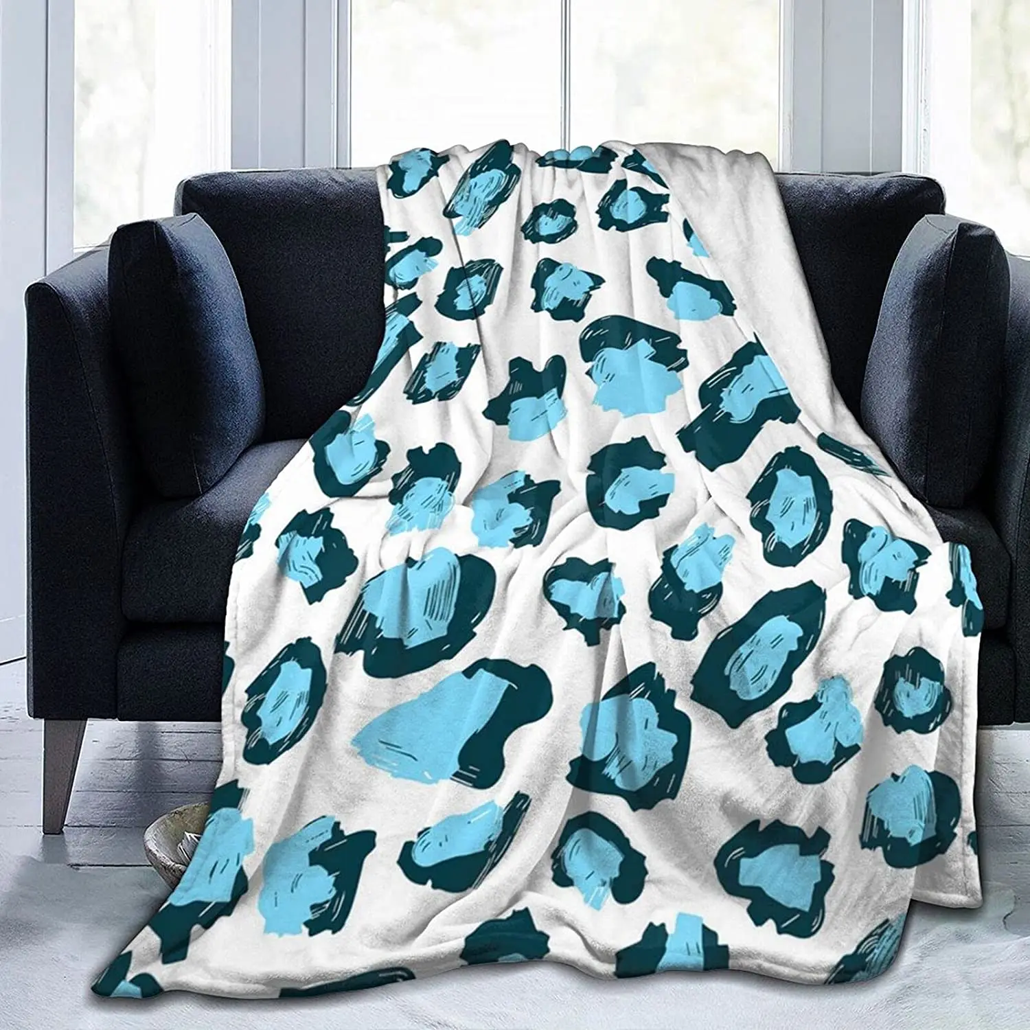 Lightweight Blanket Super Soft Super Luxurious Plush Fleece Blanket Suitable For Sofa And Bed 80 x 60Inches
Lightweight Blanket Super Soft Super Luxurious Plush Fleece Blanket Suitable For Sofa And Bed 80 x 60Inches