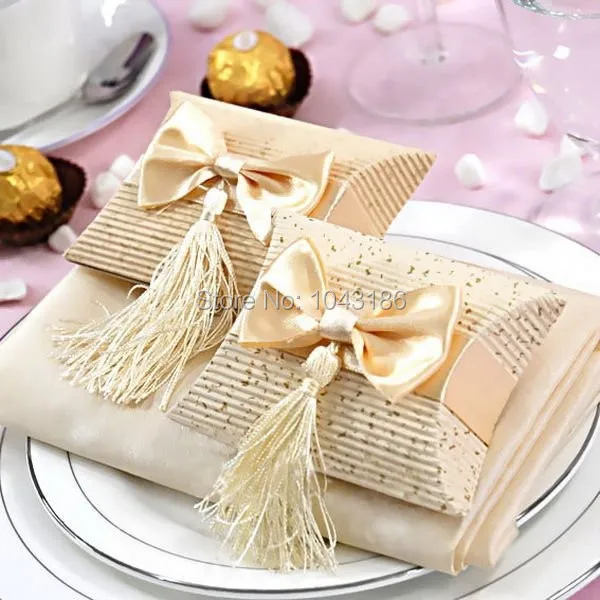 Free shipping 100pcs/lot wedding candy box tassels christmas box wedding gift box Party sweet Favor Creative Favor Bags
Free shipping 100pcs/lot wedding candy box tassels christmas box wedding gift box Party sweet Favor Creative Favor Bags