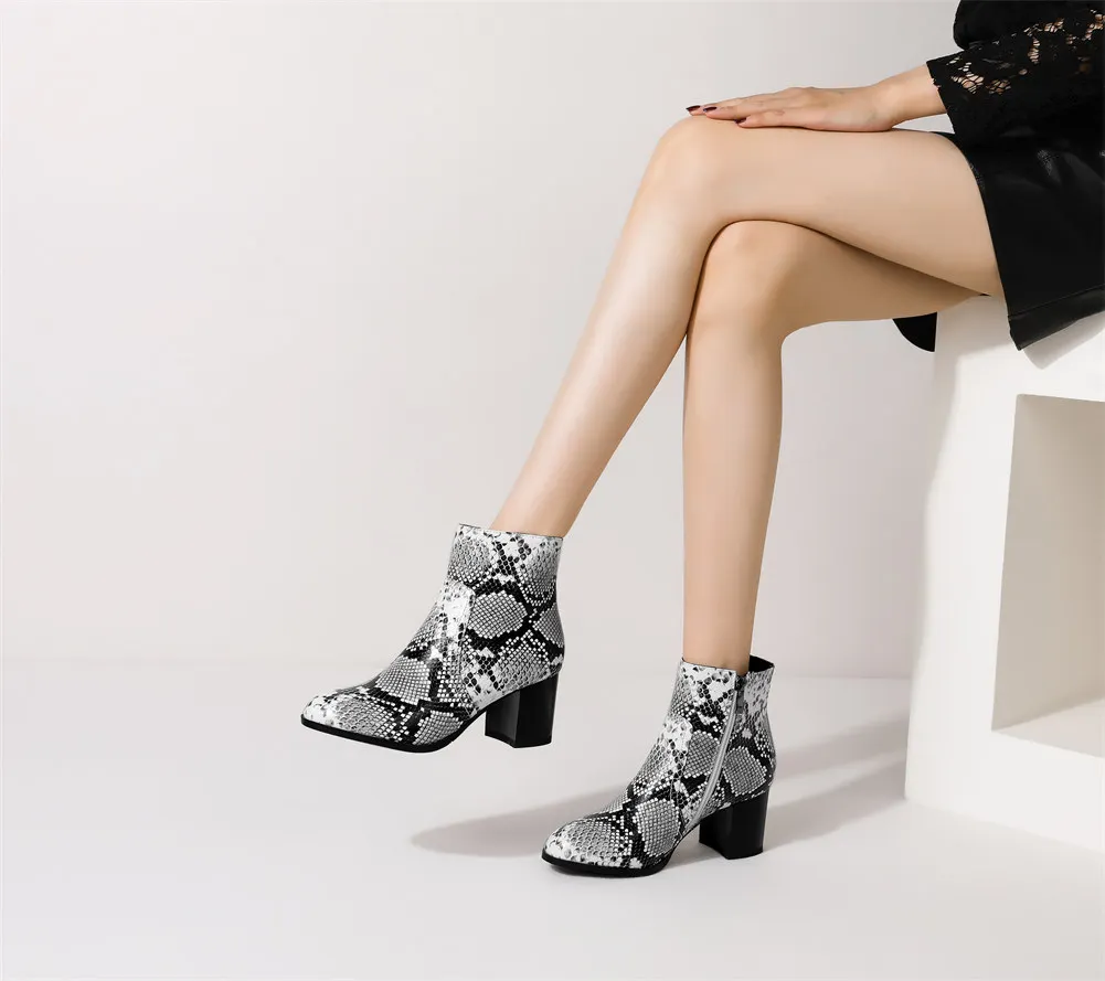 Karinluna Fashion Big Size 43 Leopard Square Heels Elegant Office Lady Modern Ankle Boots Women Shoes Booties
Karinluna Fashion Big Size 43 Leopard Square Heels Elegant Office Lady Modern Ankle Boots Women Shoes Booties
