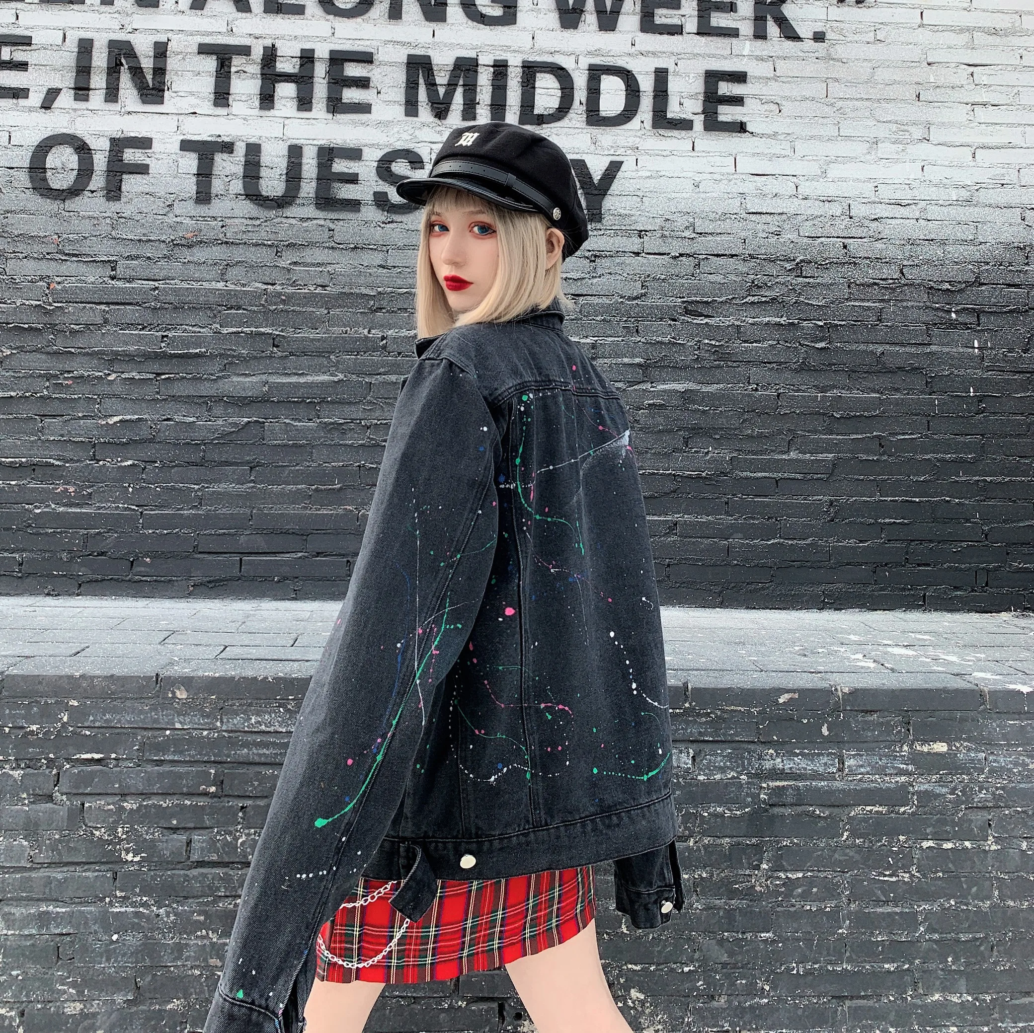 Spring And Autumn Denim Coats 2020 new Streetwear polka dot single-breasted Turn-Down Collar loose Women black denim jacket
Spring And Autumn Denim Coats 2020 new Streetwear polka dot single-breasted Turn-Down Collar loose Women black denim jacket